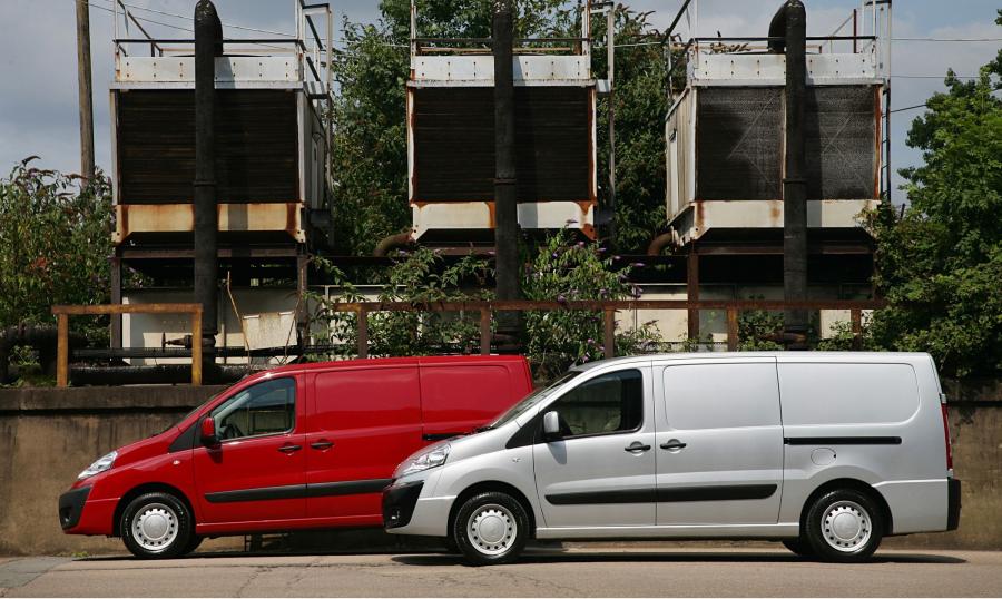  Peugeot Expert 2008 года  (фото 10 из 31)